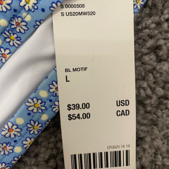 Blue floral Urban Outfitters bikini set - Picture 3 of 3